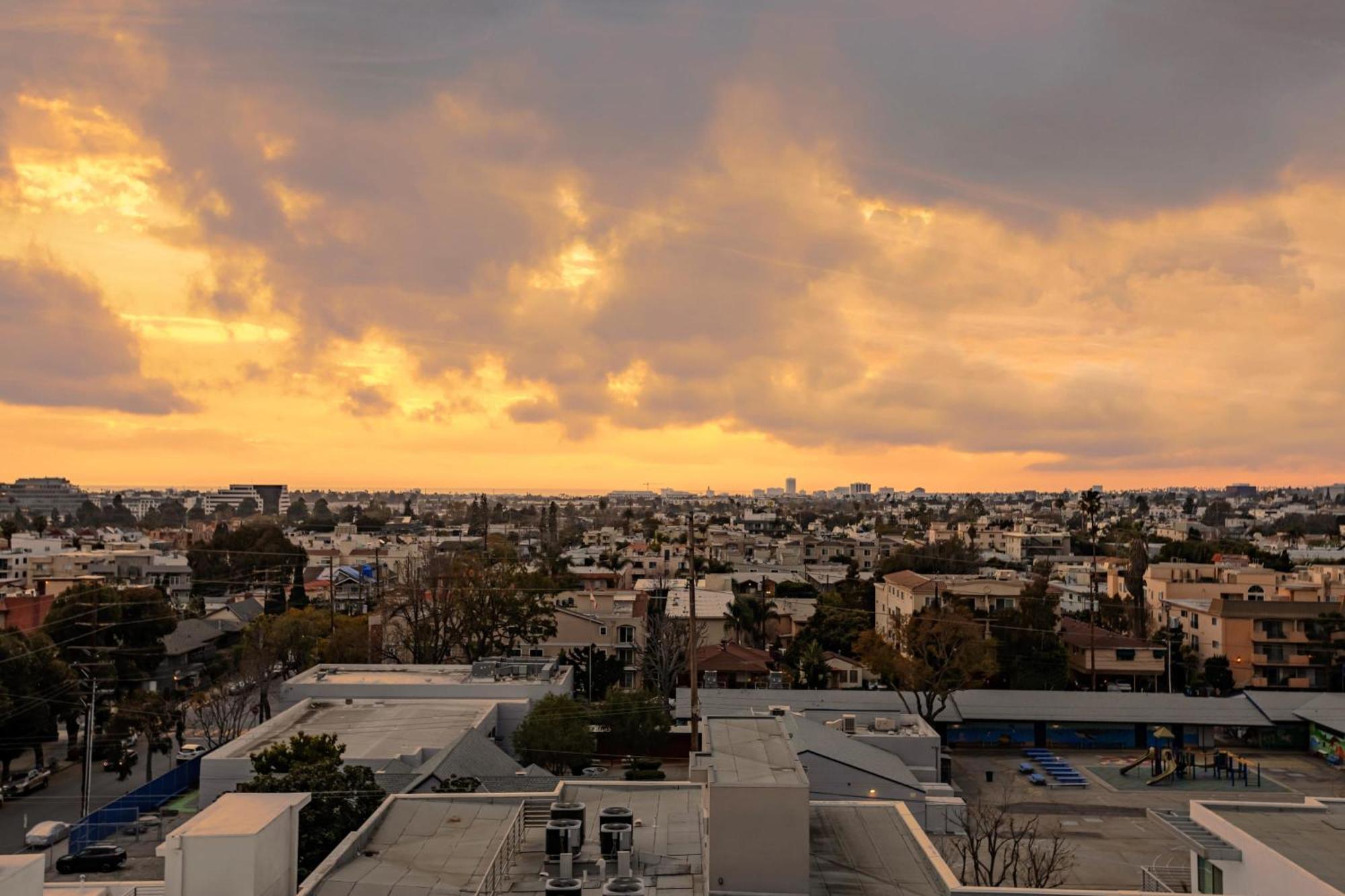 Stylish Coliving Suite W Walk In Closet Near Ucla Los Angeles Dış mekan fotoğraf